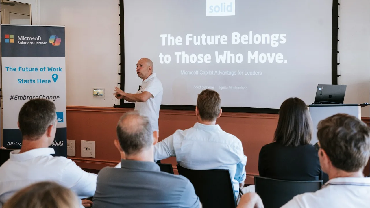 Daniel Avinir presenting The Future Belongs to Those Who Move to leaders at an Ignite masterclass